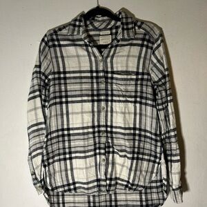 American Eagle Black and White Flannel Shirt Size S